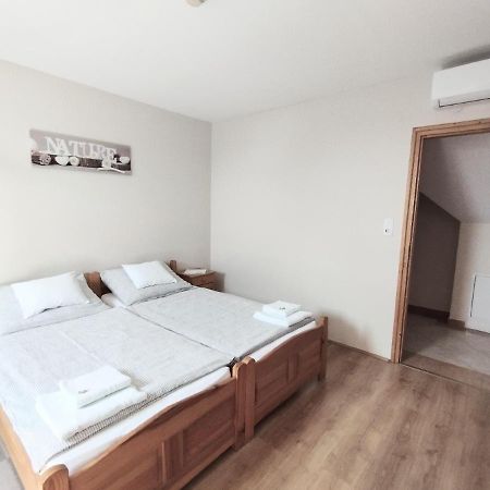 Eckhardt Vendégház Villány Buitenkant foto