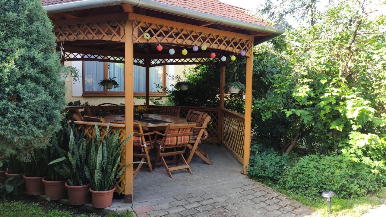 Eckhardt Vendégház Villány Buitenkant foto