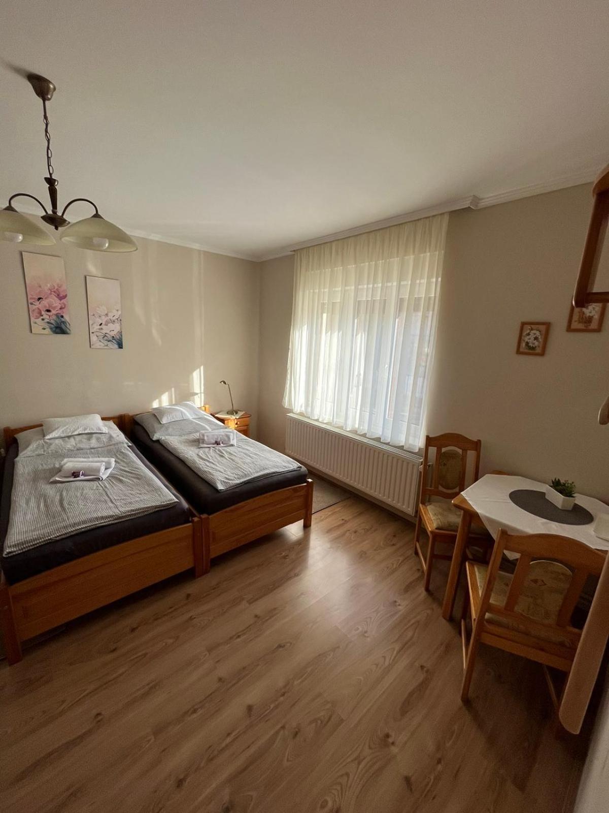 Eckhardt Vendégház Villány Buitenkant foto